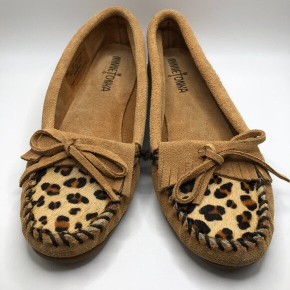 New Minnetonka Moccasins Taupe Light Brown Cheetah Print Size 6.5 Style 347F - Picture 2 of 7